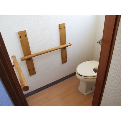 トイレには手すりがついています